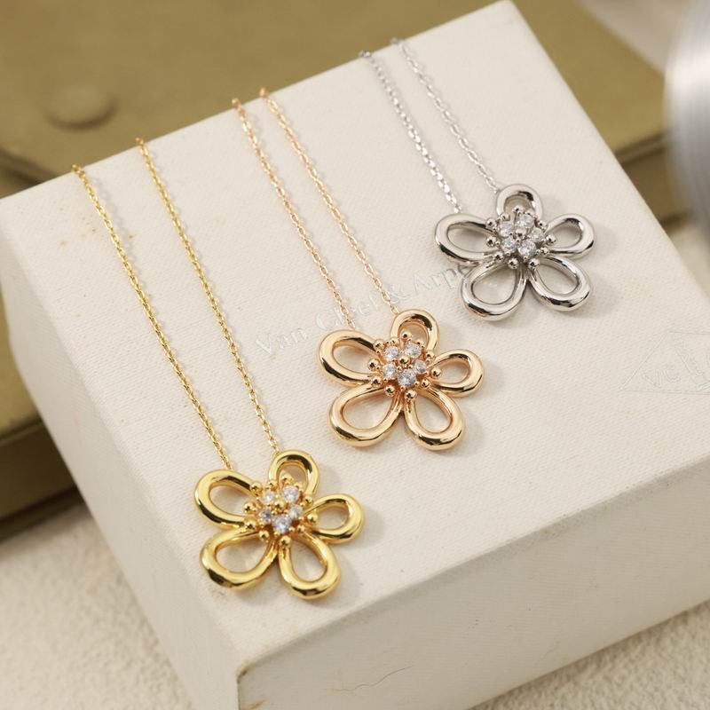 Van Cleef & Arpels necklace 05yxs06